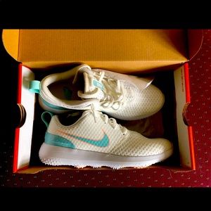 Women’s Nike Roshe Golf Shoes (size 6)